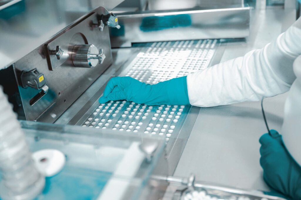 Packaging and inspection in production at Valphira